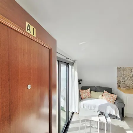 Lägenhet Miranda Penthouse Ai With Free Parking *
